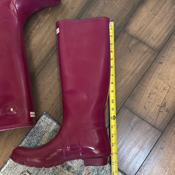 Magenta Hunter tall rain boots size 8 women's - Picture 2 of 13